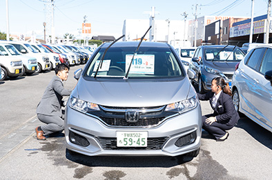 納車前点検(ご契約車両が依頼通りの仕上がりになっているかをお客様への納車前に確認)